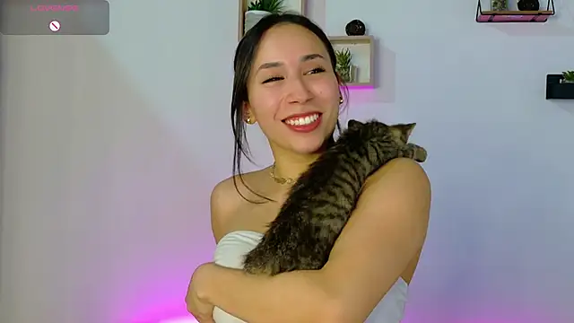 manumontoya  online show from 10.05.25