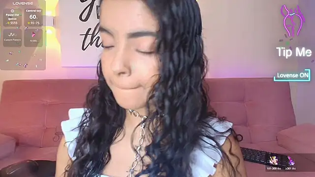 SunnyGilmoree online show from 11.07.25