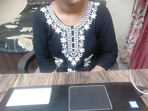 Snapshot of lusty_kaira chatting on 07.24.26 lusty kaira online show from 07.24.26