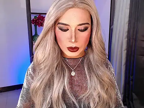 Snapshot of mslilly_croft chatting on 09.11.25 mslilly croft online show from 09.11.25