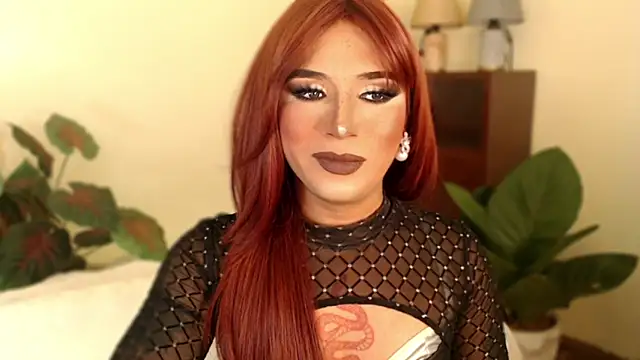 Snapshot of mslilly_croft chatting on 10.25.25 mslilly croft online show from 10.25.25