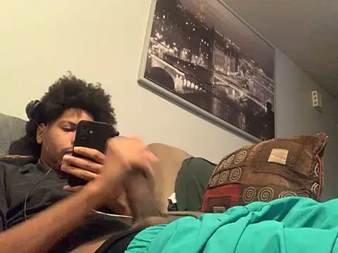 Snapshot of Insurance-03 chatting on 10.01.25 Insurance-03 online show from 10.01.25