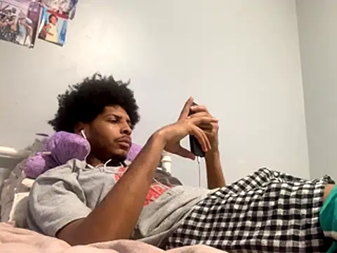 Snapshot of Insurance-03 chatting on 10.24.25 Insurance-03 online show from 10.24.25