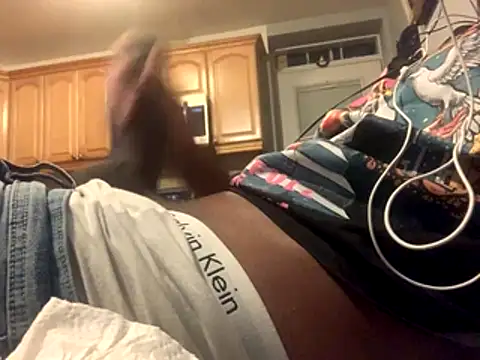 Snapshot of Insurance-03 chatting on 11.08.25 Insurance-03 online show from 11.08.25