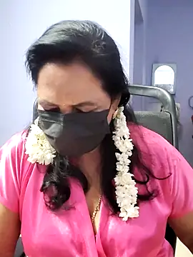 Snapshot of mallu-lover chatting on 09.22.25 mallu-lover online show from 09.22.25