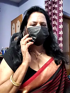 Snapshot of mallu-lover chatting on 10.08.25 mallu-lover online show from 10.08.25