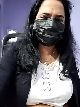 Snapshot of mallu-lover chatting on 10.14.25 mallu-lover online show from 10.14.25