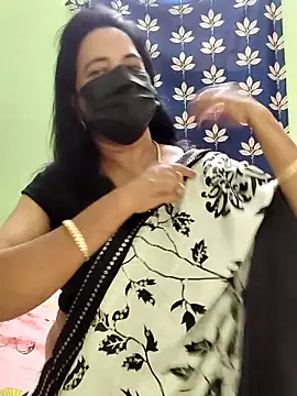 Snapshot of mallu-lover chatting on 10.22.25 mallu-lover online show from 10.22.25