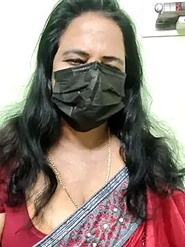 Snapshot of mallu-lover chatting on 10.26.25 mallu-lover online show from 10.26.25