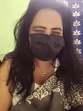 Snapshot of mallu-lover chatting on 10.27.25 mallu-lover online show from 10.27.25