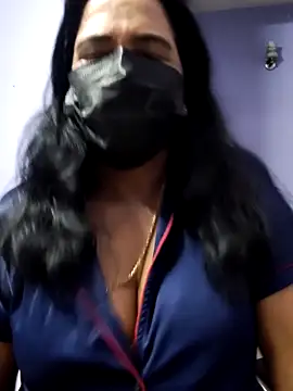 Snapshot of mallu-lover chatting on 10.29.25 mallu-lover online show from 10.29.25