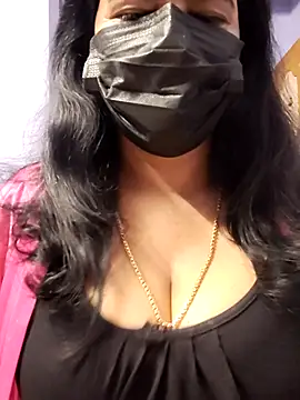 Snapshot of mallu-lover chatting on 10.30.25 mallu-lover online show from 10.30.25