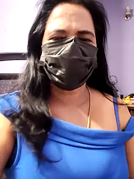 Snapshot of mallu-lover chatting on 10.31.25 mallu-lover online show from 10.31.25