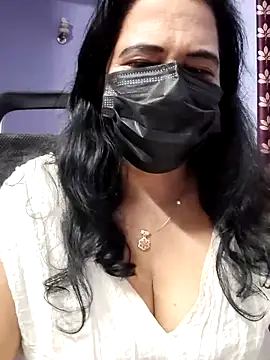 Snapshot of mallu-lover chatting on 11.01.25 mallu-lover online show from 11.01.25