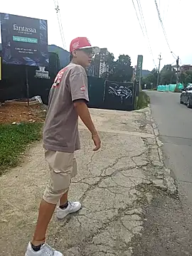 NoahLux online show from 10.13.25