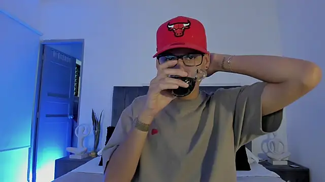 NoahLux online show from 10.25.25