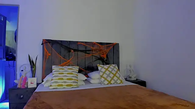 NoahLux online show from 10.27.25