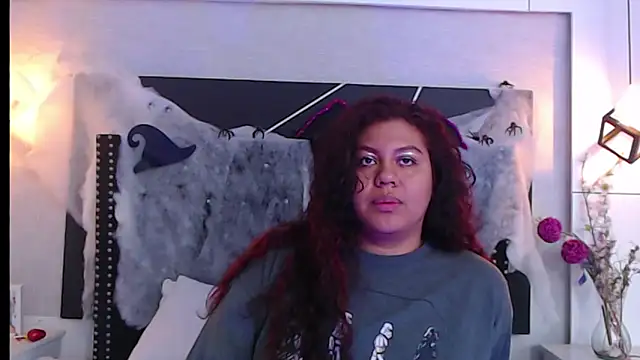 CloeStron online show from 10.24.25