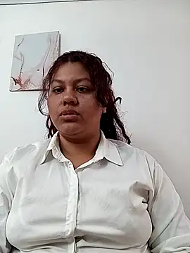 CloeStron online show from 11.18.25