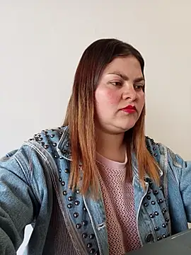 LUCIANA  99 online show from 10.30.25