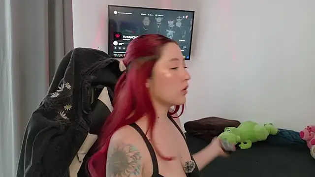 lunnaa  online show from 09.26.25