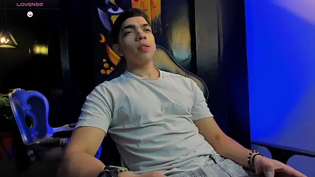 Snapshot of Eryonbradley chatting on 09.24.25 Eryonbradley online show from 09.24.25