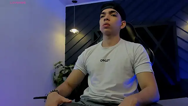 Snapshot of Eryonbradley chatting on 09.24.25 Eryonbradley online show from 09.24.25