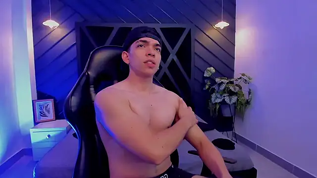 Snapshot of Eryonbradley chatting on 09.27.25 Eryonbradley online show from 09.27.25