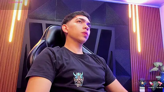 Snapshot of Eryonbradley chatting on 10.04.25 Eryonbradley online show from 10.04.25