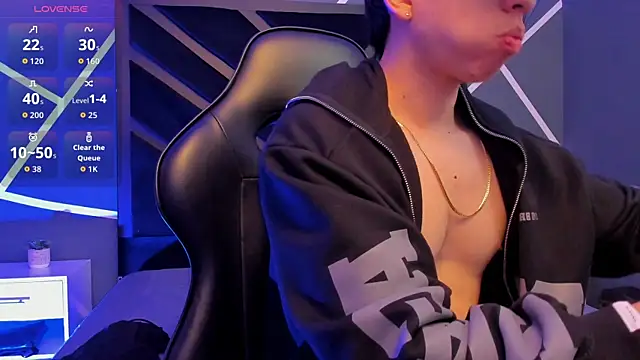 Snapshot of Eryonbradley chatting on 10.07.25 Eryonbradley online show from 10.07.25