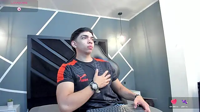 Snapshot of Eryonbradley chatting on 10.09.25 Eryonbradley online show from 10.09.25