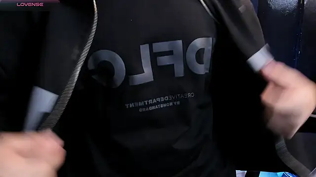 Snapshot of Eryonbradley chatting on 11.07.25 Eryonbradley online show from 11.07.25