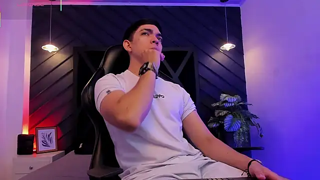 Eryonbradley online show from 01.13.26