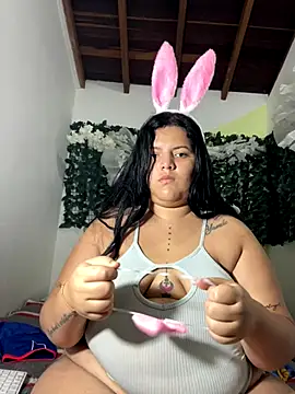 Snapshot of Isaval100 chatting on 10.31.25 Isaval100 online show from 10.31.25