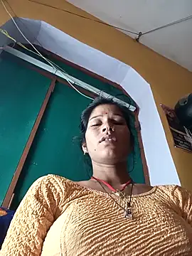 Snapshot of Sonam_pandeyji chatting on 10.31.25 Sonam pandeyji online show from 10.31.25