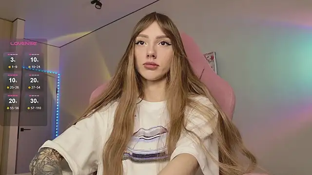 Snapshot of Lunainnk chatting on 10.01.25 Lunainnk online show from 10.01.25