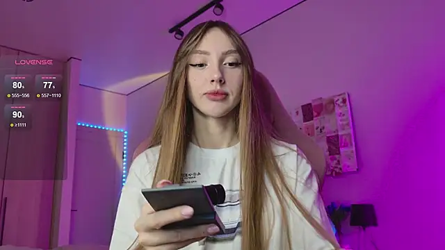 Snapshot of Lunainnk chatting on 10.05.25 Lunainnk online show from 10.05.25