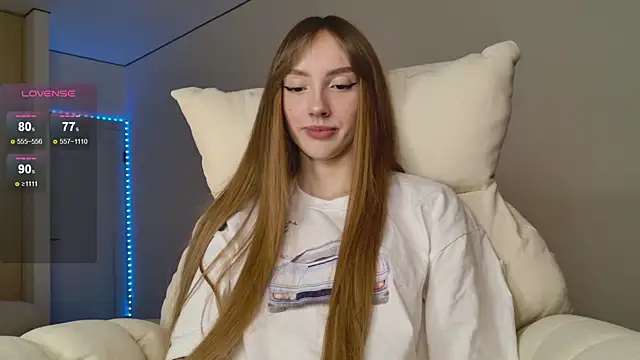 Snapshot of Lunainnk chatting on 10.15.25 Lunainnk online show from 10.15.25