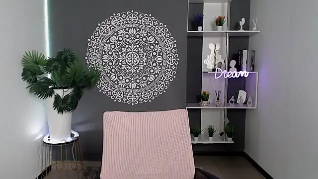 LunaPurrr online show from 09.16.25