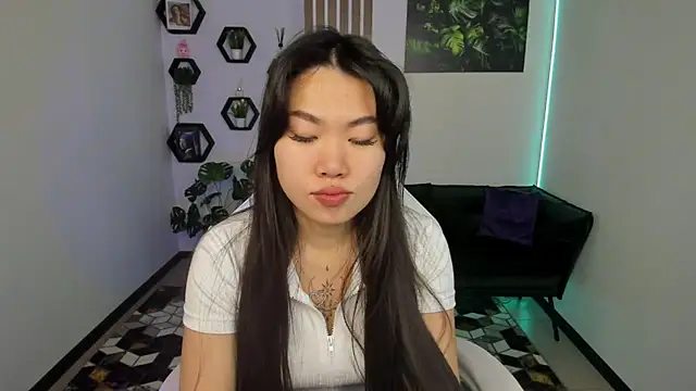 LunaPurrr online show from 12.03.25