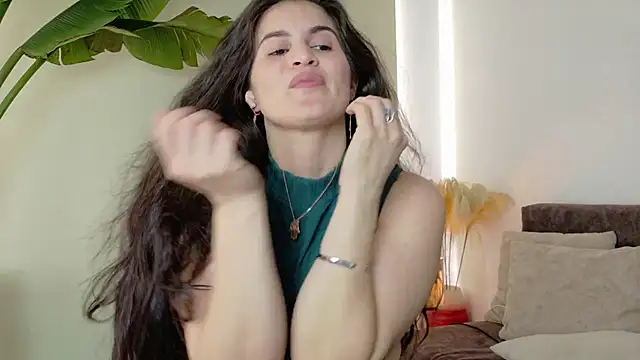 Snapshot of lizdevine chatting on 10.17.25 lizdevine online show from 10.17.25