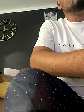 imooLoov online show from 10.20.25