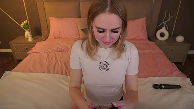 Snapshot of GabriellaJass chatting on 10.19.25 GabriellaJass online show from 10.19.25