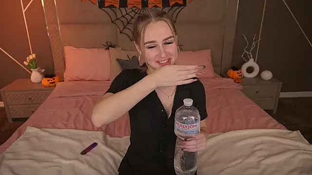 Snapshot of GabriellaJass chatting on 11.03.25 GabriellaJass online show from 11.03.25