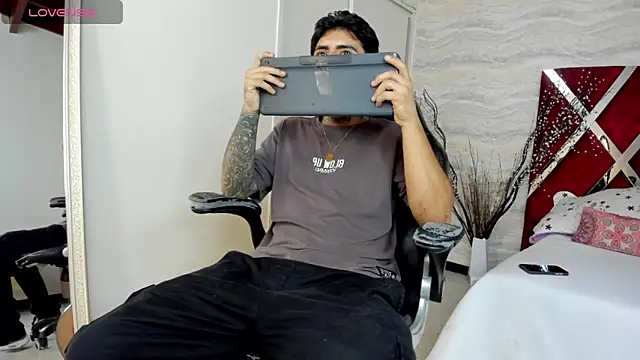 JamesDeker online show from 10.30.25