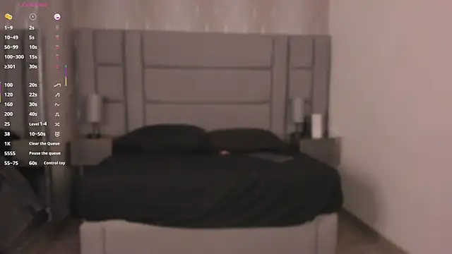 Mia-Medina online show from 10.25.25