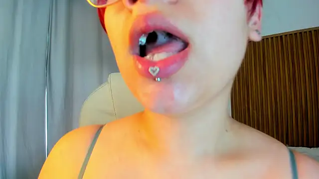 mlle luna online show from 09.19.25