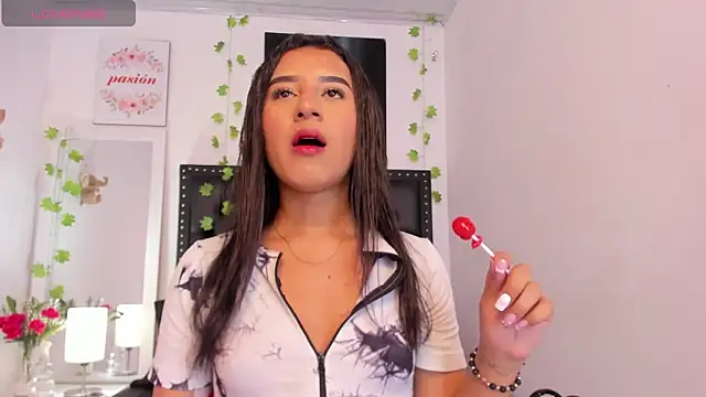 Snapshot of ScarlettVell chatting on 01.18.26 ScarlettVell online show from 01.18.26