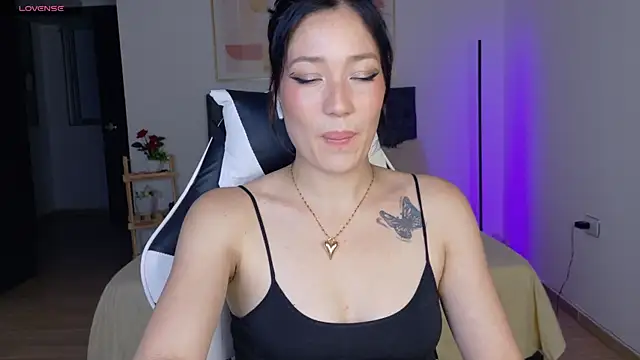 Eliih 01 online show from 10.21.25