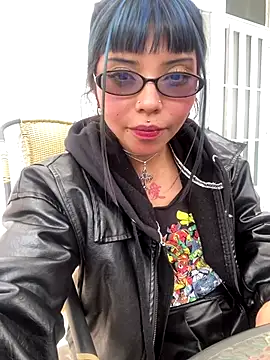 ZoeRaven Pink online show from 11.05.25